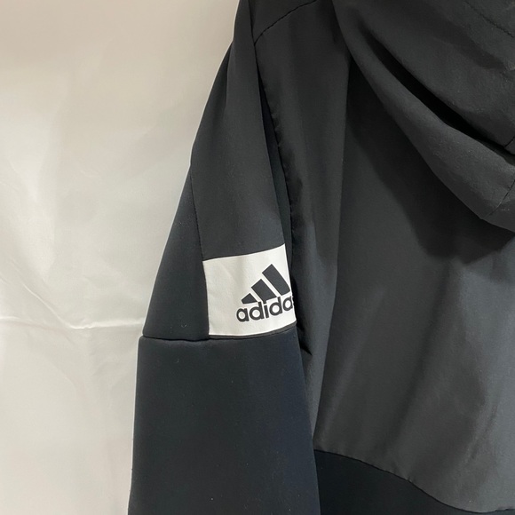 Canadore Adidas Sweater. - Picture 3 of 7